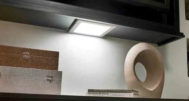 2 x 2 FlatLight