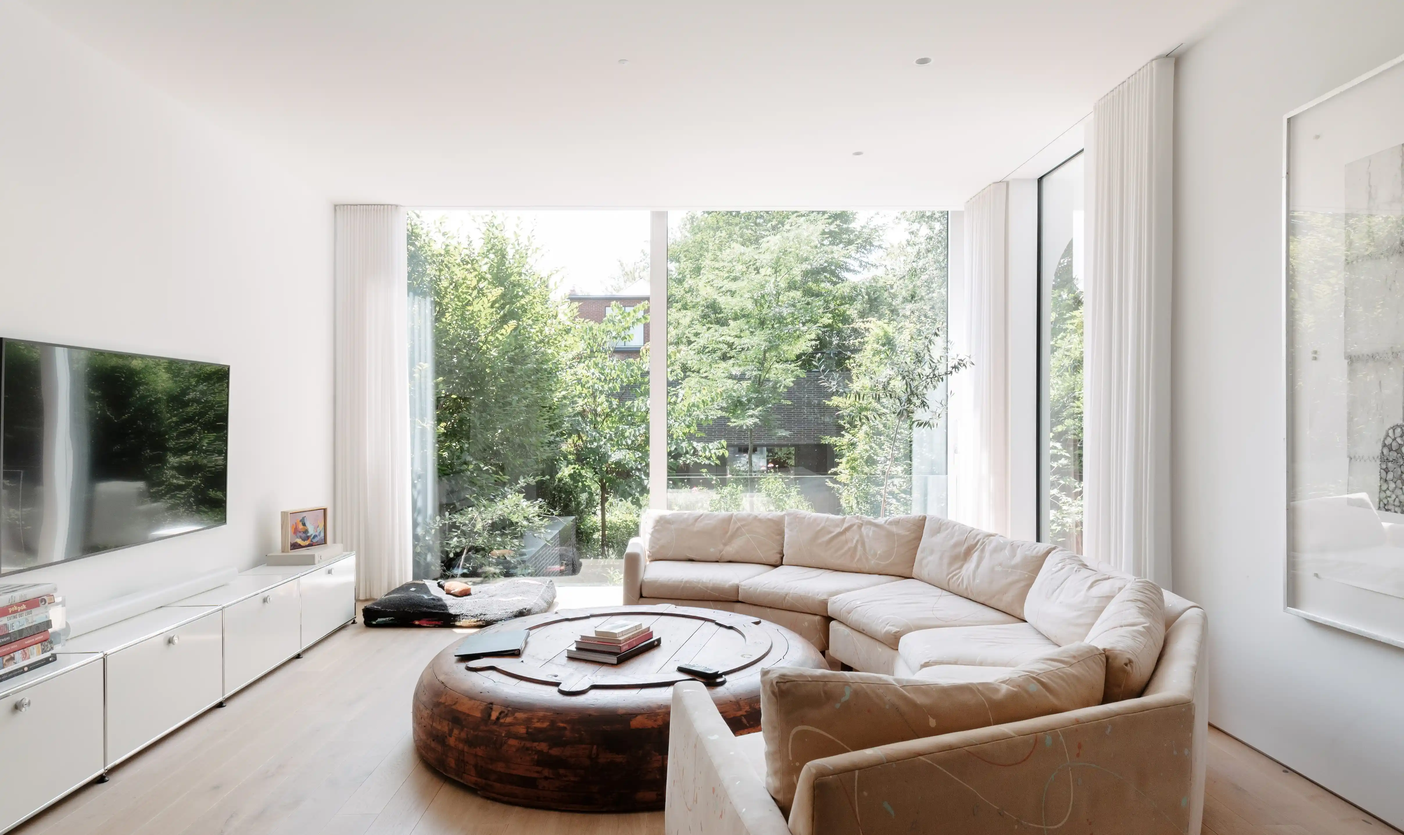 Roxborough House gh3*