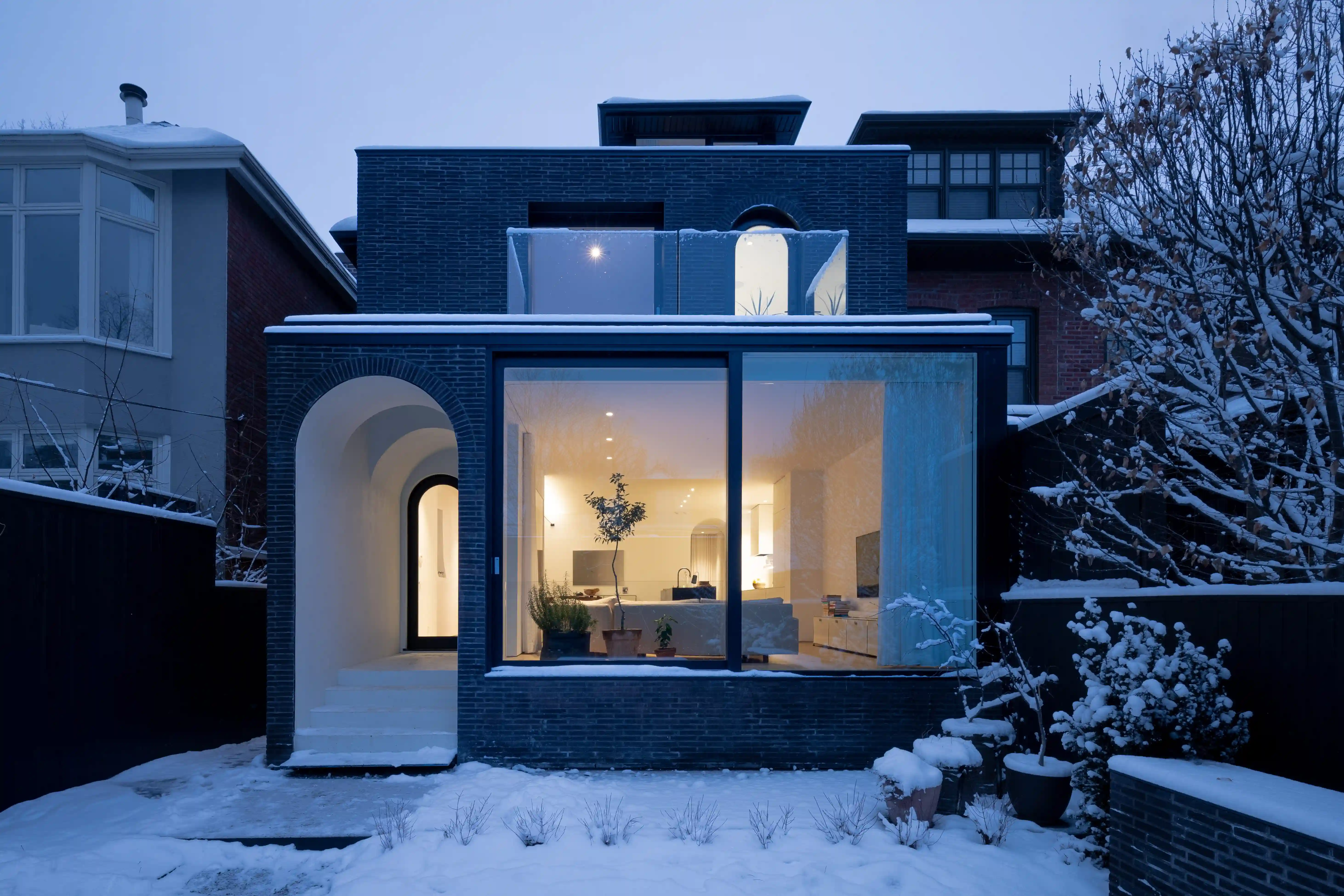 Roxborough House gh3*