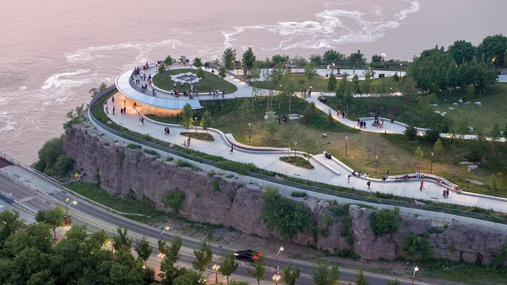 Kìwekì Point, Ottawa, Canada