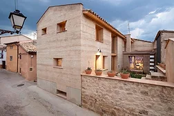 Rammed-earth-Edra-arquitectura-Km0-1.jpg