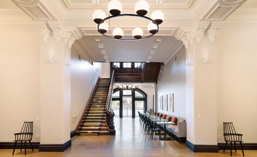 Hotel Henry
