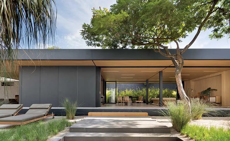 Brazilian Prefab by Studio Arthur Casas | 2018-09-01