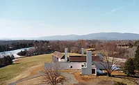 Three-Chimney-House-01.jpg Three Chimney House.