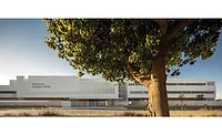 Jacques-Chirac-School-01-B.jpg Jacques Chirac School.