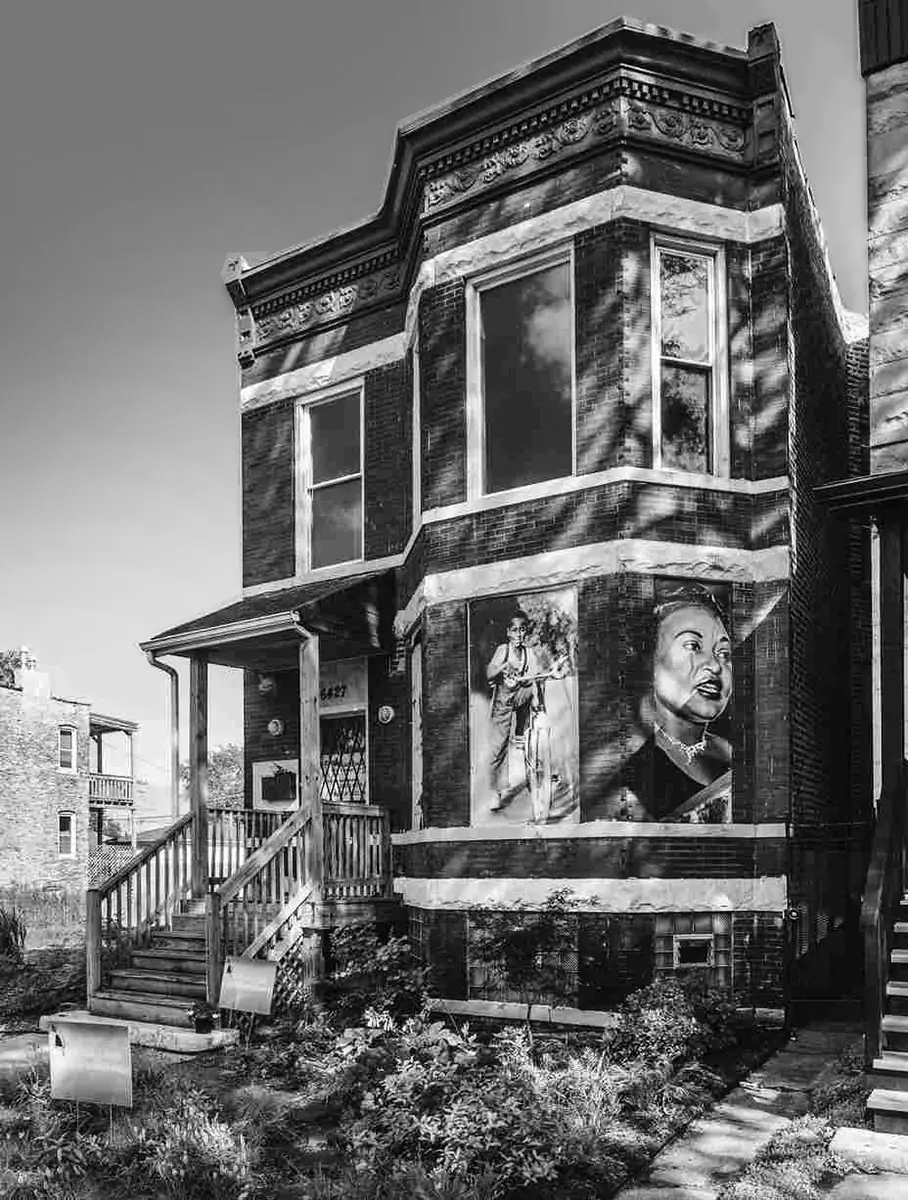 Lee Bey’s photo of a Chicago house.