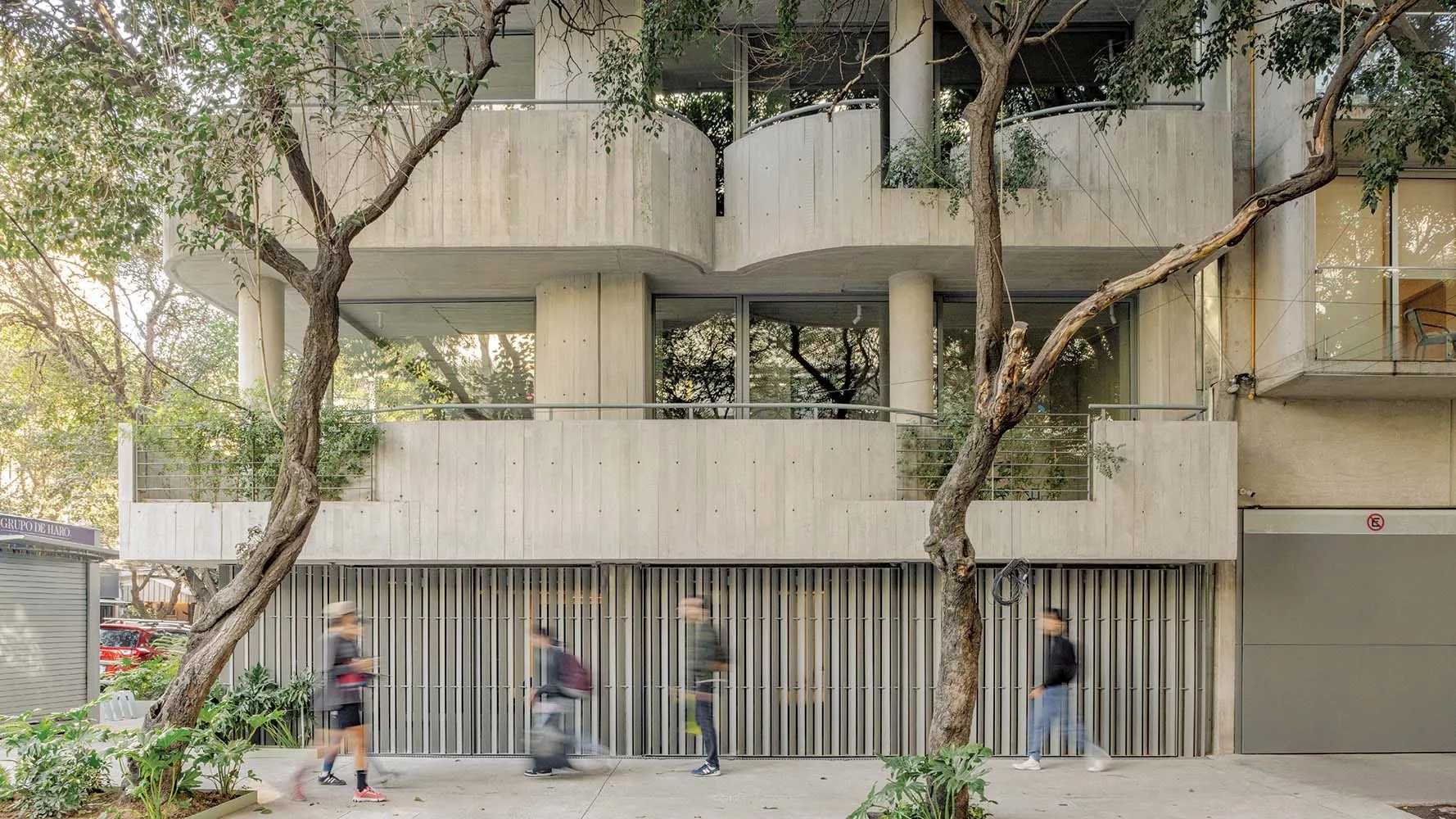 C294 Apartments