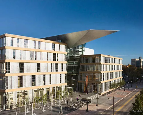 Photo © Tim Hursley/courtesy AIA