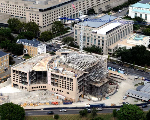 U.S. Tribute to Peace Takes Flight on D.C. Mall