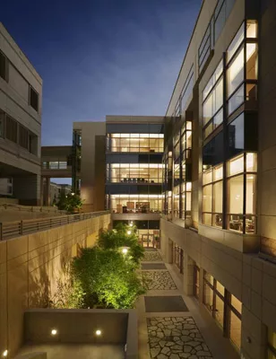 Center for Advanced Medicine