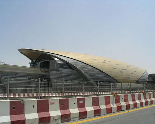 Dubai Metro on Track