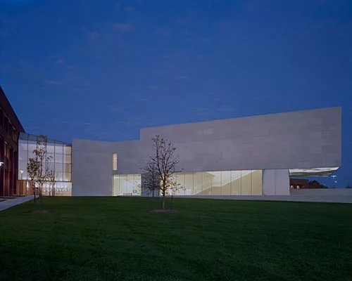 Woo First Architect to Win Ho-Am Prize