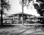 A Frank Lloyd Wright Landmark Gets a Modern Pavilion by Mori