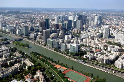 Nouvel Envisions New Icon for Paris