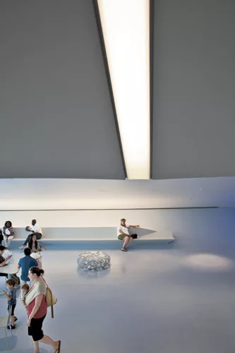 By 1920, when Paramount Pictures built a new studio in Astoria, Queens, most of the American film industry had migrated to Hollywood. In 1988, when the Museum of the Moving Image opened in one of its