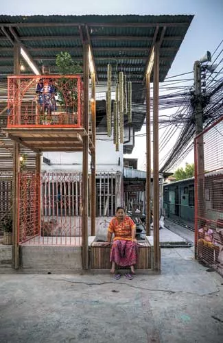 Collaborating with local residents and students, Norwegian architects TYIN Tegnestue created Community Lantern in Bangkok's largest informal settlement, Klong Toey. The 980-square-foot des