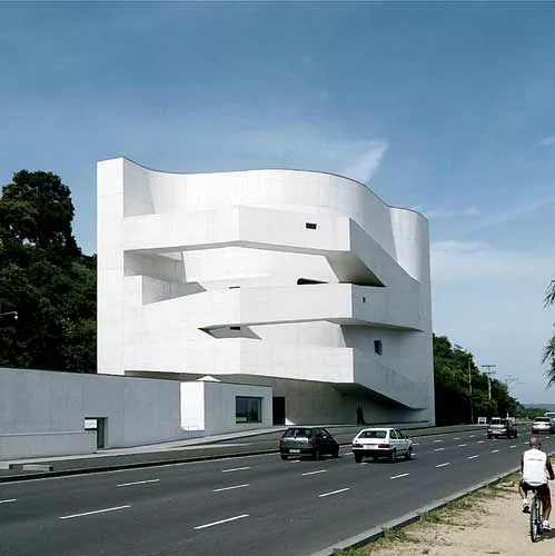 Iber' Carmargo Foundation