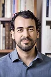 Rodrigo Mindlin Loeb, with his former professor Eduardo Riesenkampf de Almeida, designed the Brasiliana Library at the University of S'o Paulo, which houses the collection of rare books on Brazilian h
