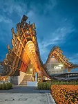 A significant number of Expo pavilions are built with glulam beams, a material that allows roofs to take dramatic twists and turns. New York–based architect Yichen Lu used glulam for the Chinese