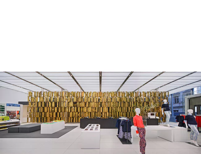  Revisiting the original 1950s scheme of Bunshaft's building, the architects restored the Harry Bertoia screen and mimicked the luminous ceiling, since replaced, with double-skinned acrylic diffusing 