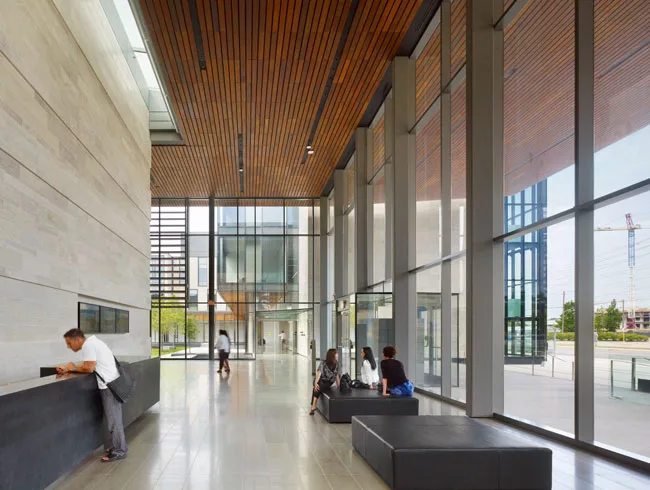 Transparent yet connected breakout and public spaces are filled with daylight and catalyze the client's objectives for the spontaneous exchange of ideas among students, faculty, and leaders.