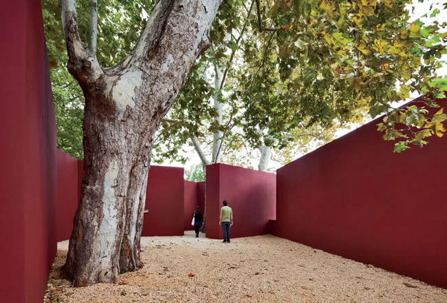  As part of the main exhibition, an installation by Álvaro Siza  displays the architect's skill at manipulating simple elements to create evocative spaces.