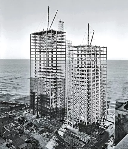 Mies&rsquo;s love of structural clarity can perhaps be best seen in projects during construction, for example, Crown Hall at IIT from 1956 (Slide 3) and 860'880 Lake Shore Drive in Chicago from 1951 (