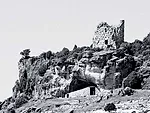 For over 1,000 years, this tower in Guadalajara has guarded a strategic mountain pass. Carnicero rebuilt ruined sections of the walls using stone from the site and traditional techniques, separating h