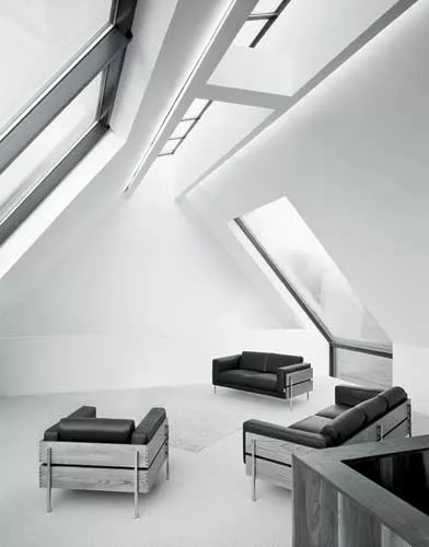 In adding to a simple house in Strathblane, Scotland, Lee and Pert followed the pattern of local farms that expand by erecting new buildings wherever they are needed. The architects echoed the form of