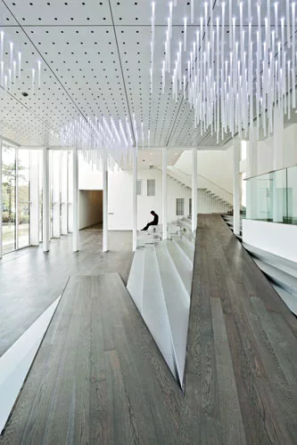 Park and Hong clinched the commission to design the steel-frame and frosty-fritted-glass White Block Gallery in an invited competition in 2011. The 16,145-square-foot space, which is dedicated to glob