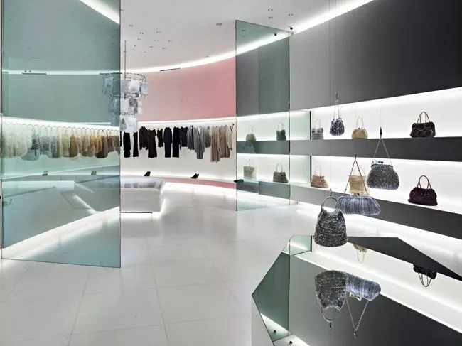 Located within Singapore's ION Orchard shopping mall, Anteprima ION is Nagayama's most recent boutique interior for the fashion handbag brand. The products of a Japanese designer based in Milan, the k