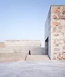 This park, designed with Manuel Fern'ndez Ram'rez, sits along a ring road on the outskirts of Zaragoza and serves as a gateway to an adjacent residential neighborhood. A sunken plaza serves as one of 