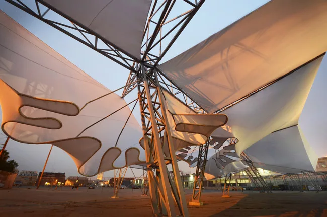 The third in a series of pavilions for Sci-ARC, this one was built to commemorate the school’s 40th anniversary. Oyler and Wu could have torn down their 2011 “Netscape” installation