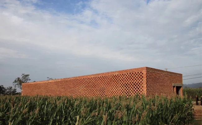 China has a long history of rammed-earth dwellings. In northern Shaanxi province, RUF drew on this tradition with the Shijia Village House, a demonstration home that builds on the technique and its su