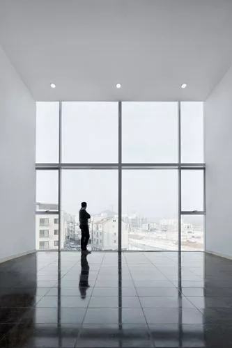 One of the first buildings completed in Byeollae, a new district in northeast Seoul, this church serves as an important landmark in a place that's just beginning to develop an identity. Na and Yoo des