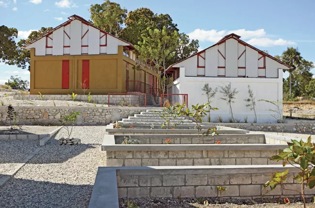 Organic in plan, the campus contains loosely defined outdoor areas and clusters of buildings placed at varying angles. The design strategy was to create an atmosphere that wasn’t linear and rigi