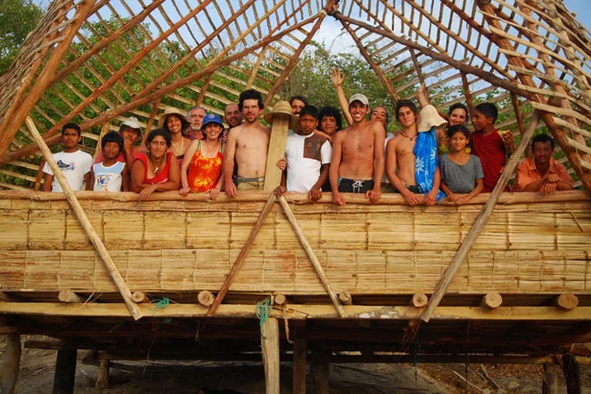 The design team, consisting of al bordE staffers and volunteers.