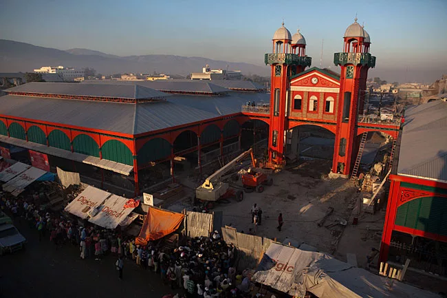 The team opted to use the structure's original color scheme.
