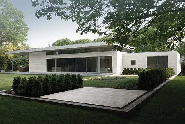 New Jersey-based Tarantino Studio is proposing to relocate Frank Lloyd Wright's 1954 Bachman Wilson House from Millstone, New Jersey, to one of the Sagaponac lots. Lawrence and Sharon Tarantino bought