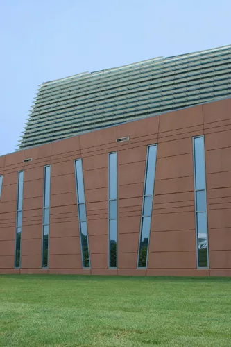 Work recently resumed on the National Oceanic & Atmospheric Administration Headquarters in Riverdale, Maryland. Completion is slated for July 2012.