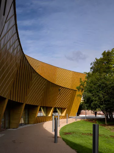 Grand Opening for Vi&ntilde;oly's Controversial U.K. Arts Center, Firstsite