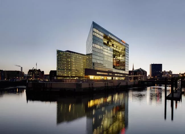 Danish firm Henning Larson incorporated many sustainable features for the recently completed SPIEGEL building on the banks of the River Elbe. 
