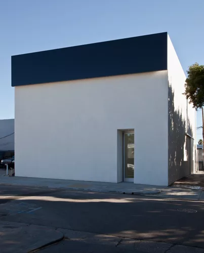 The Los Angeles Matthew Marks Gallery in West Hollywood is a case study in minimalism, with an Ellsworth Kelly metal sculpture on the facade its only exterior detail.