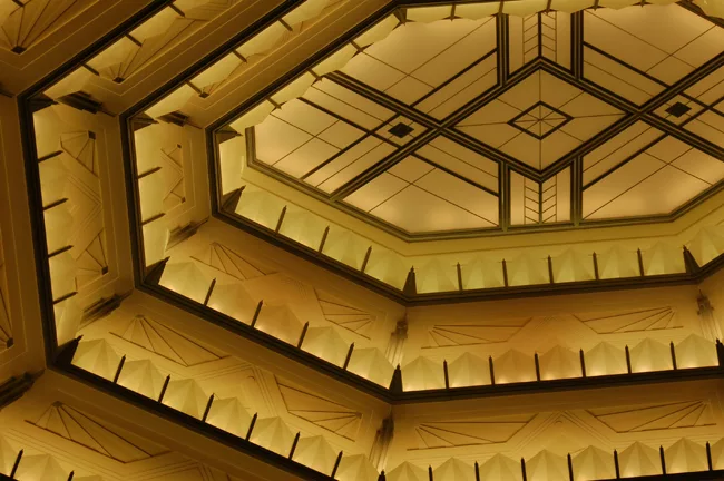 First Look: David Schwarz Plays Vegas