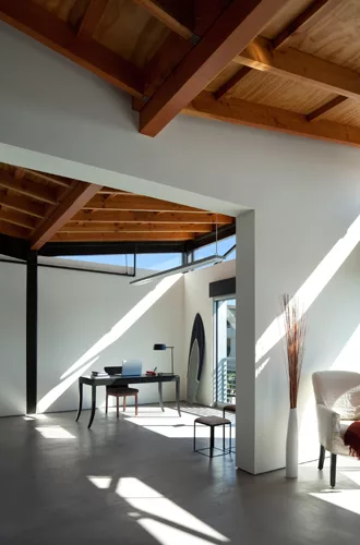 <strong>Architect:</strong>	KAA Design <br><strong>Clients:</strong>	Stroyke Properties / California Buildings, Inc.