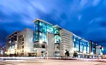 If any center deserves to be a financial success, it is the Walter E. Washington Convention Center: an attractive building that seems to invite people in, at the heart of the bustling Penn Quarter nei