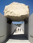 <p>Michael Heizer, <em>Levitated Mass</em>, 2012</p><p>Los Angeles County Museum of Art</p>