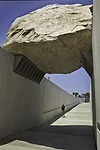 <p>Michael Heizer, <em>Levitated Mass</em>, 2012</p><p>Los Angeles County Museum of Art</p>