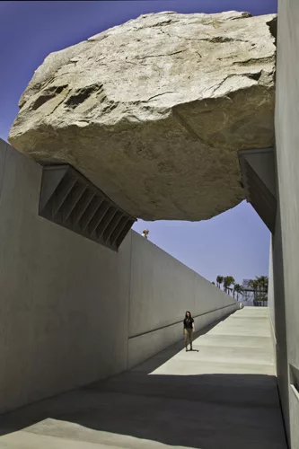 <p>Michael Heizer, <em>Levitated Mass</em>, 2012</p><p>Los Angeles County Museum of Art</p>