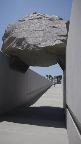 <p>Michael Heizer, <em>Levitated Mass</em>, 2012</p><p>Los Angeles County Museum of Art</p>